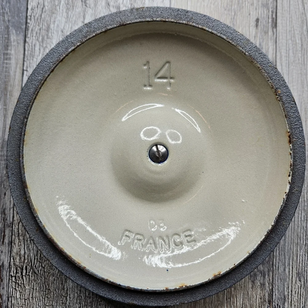 Le Creuset Blue Lid Made in France Size 14 5.5